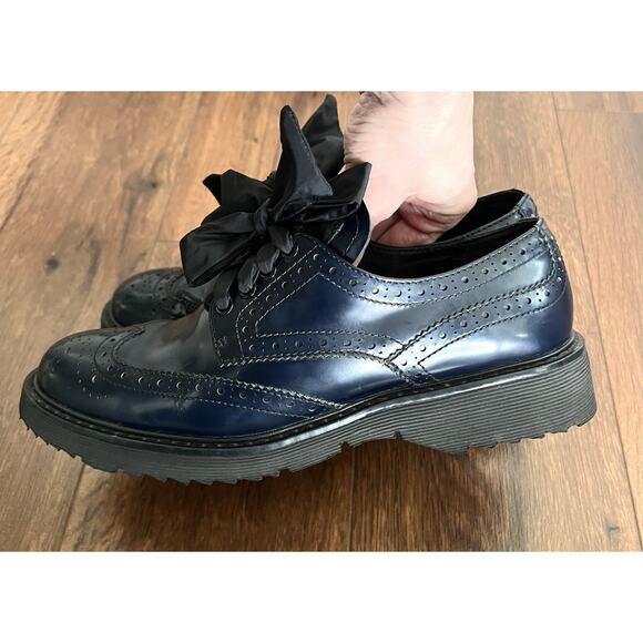 PRADA Women's Authentic Navy Patent Leather Baroque Platform Lace Shoes 37 US 7 - Picture 3 of 16